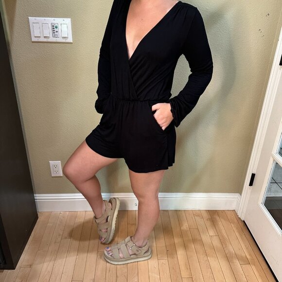 WET SEAL Low Cut V Neck Long Sleeve Knit Romper - size XS - Picture 6 of 10